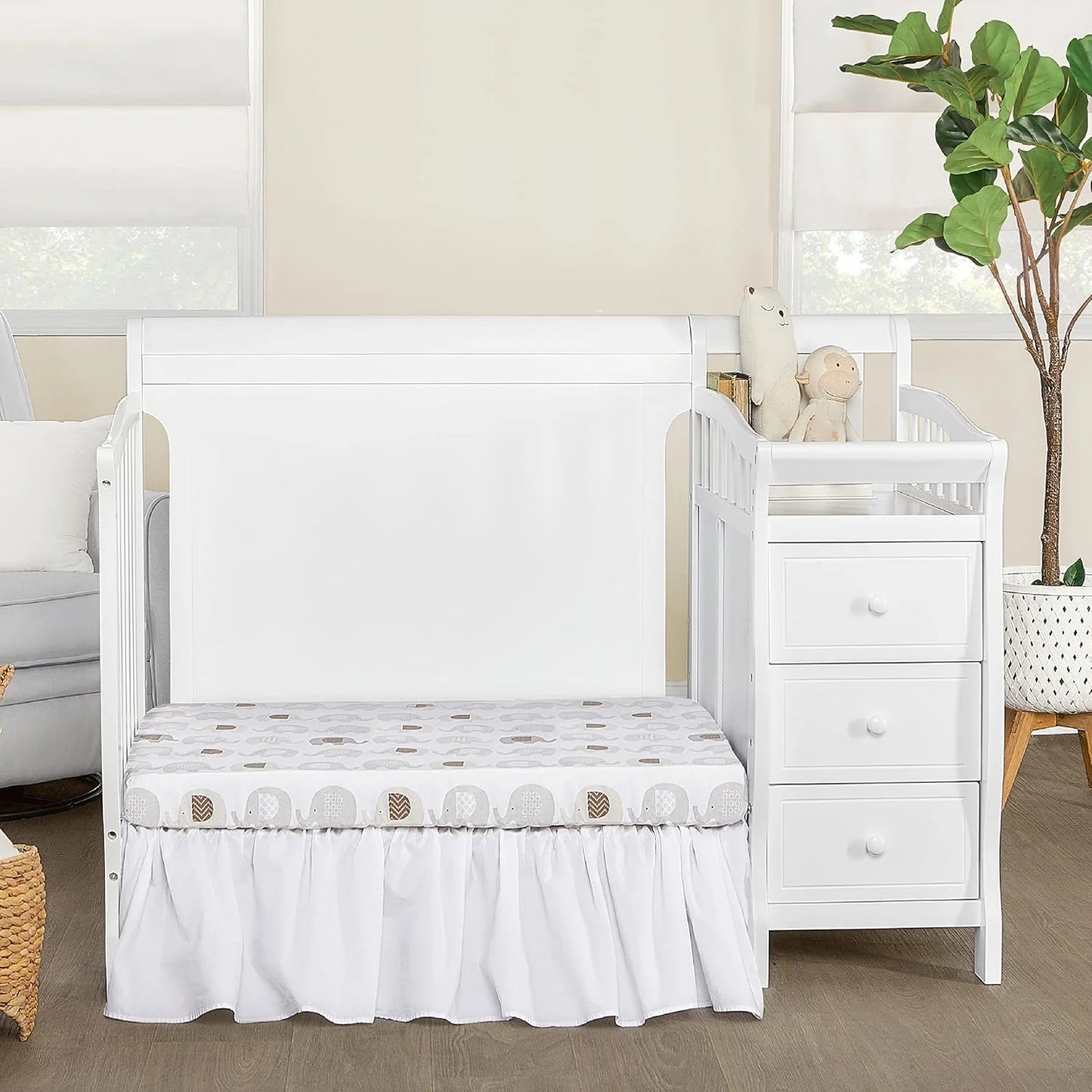 Dream On Me Jayden 4-in-1 Mini Crib & Changer with Storage, White