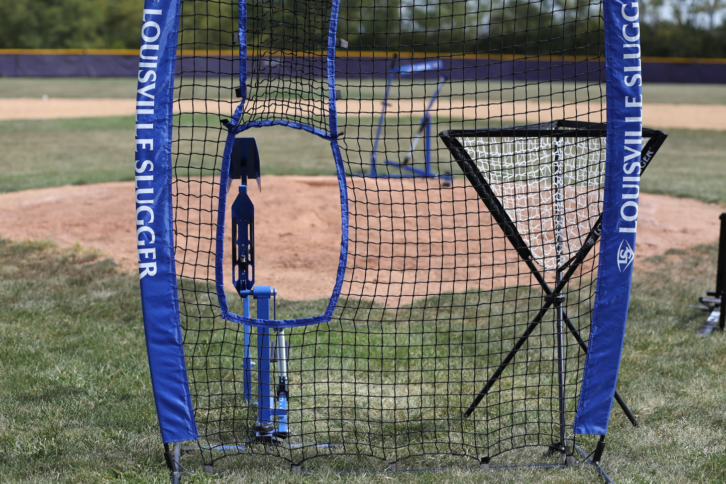 LOUISVILLE SLUGGER Louisville Slugger Blue Flame Pitching Machine